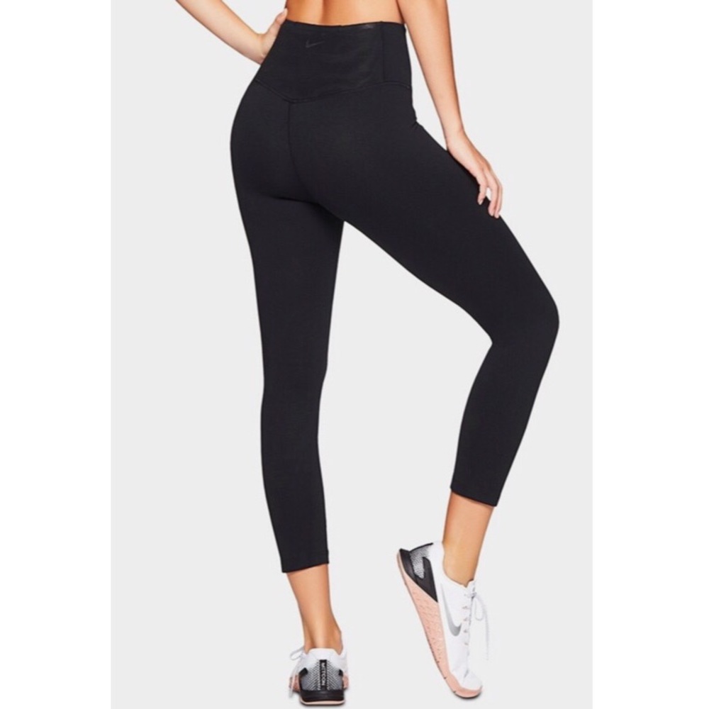 Nike Sculpt Lux High Rise Training Crops
